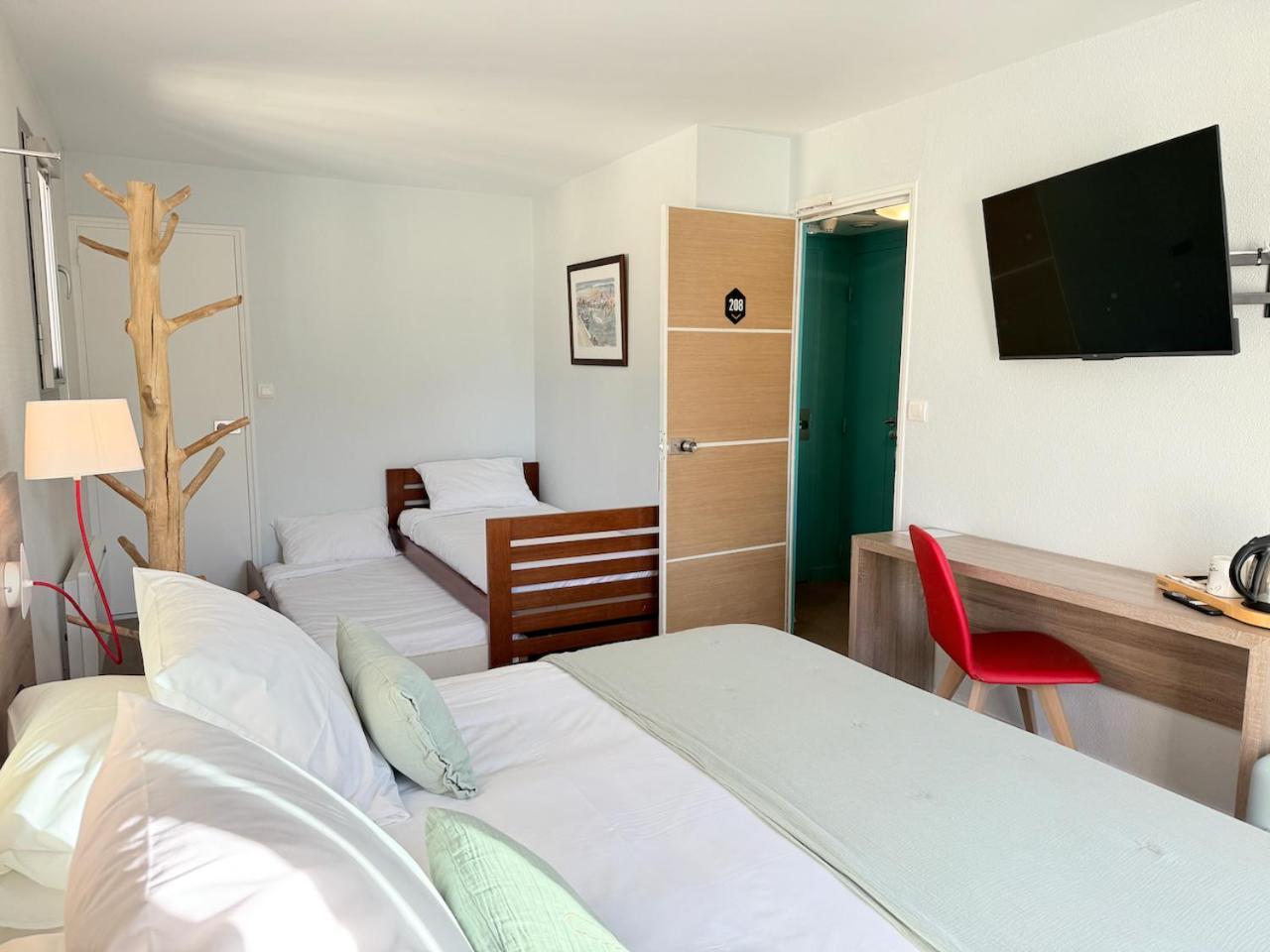 Hotel Beau Soleil ปอร์นิก ภายนอก รูปภาพ
