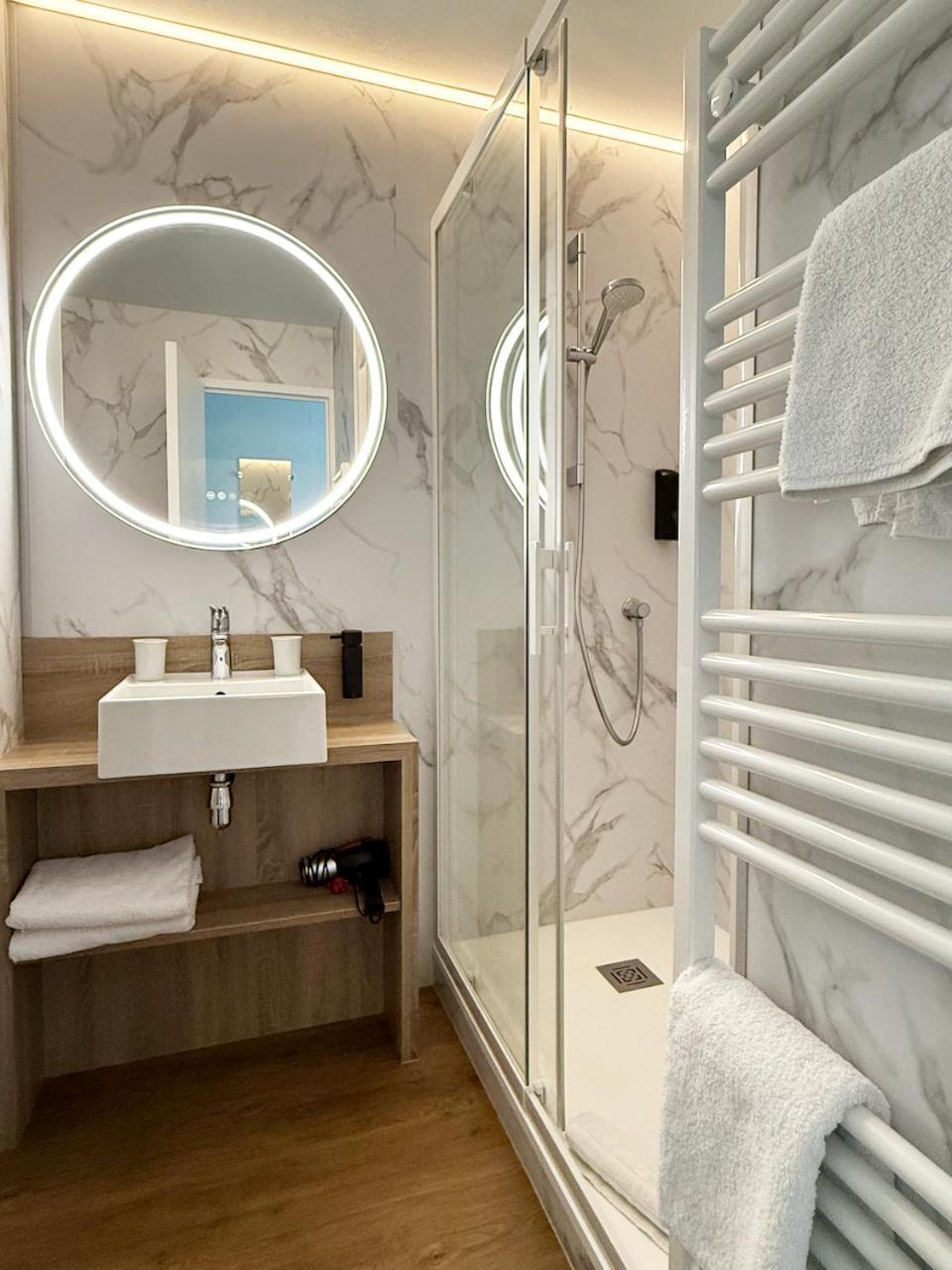 Hotel Beau Soleil ปอร์นิก ภายนอก รูปภาพ
