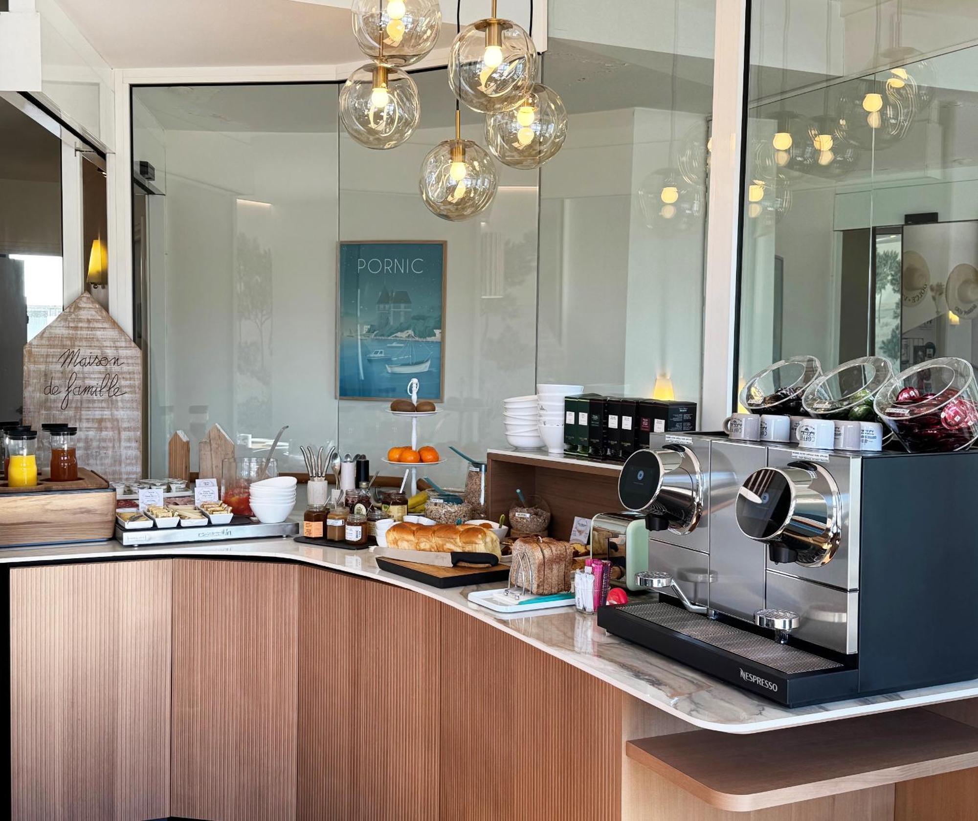 Hotel Beau Soleil ปอร์นิก ภายนอก รูปภาพ